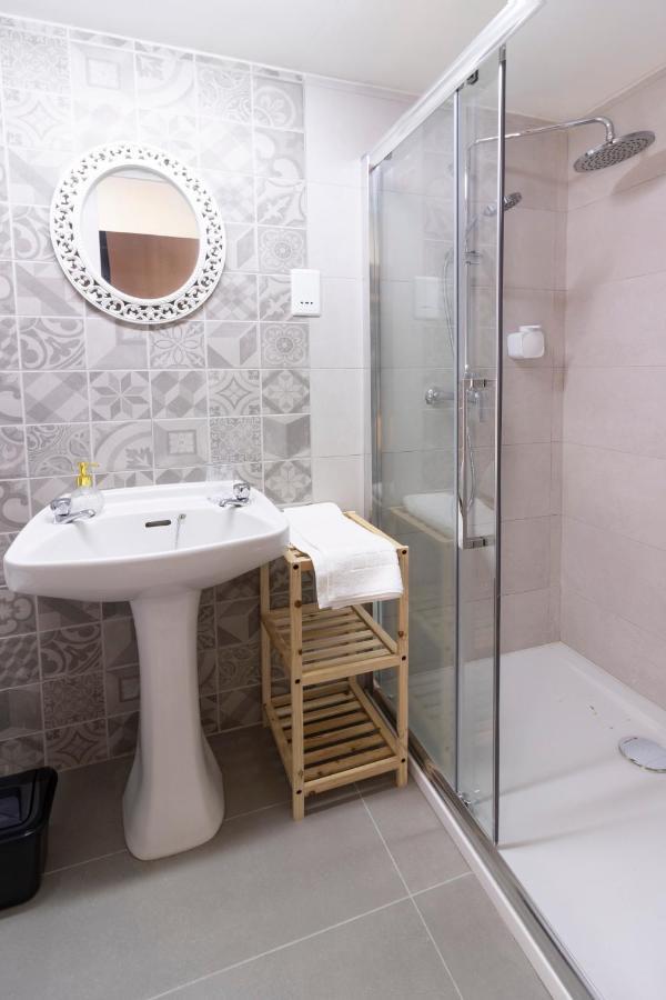 Casa Ricca Bed & Breakfast เซนต์พอลส์เบย์ ภายนอก รูปภาพ