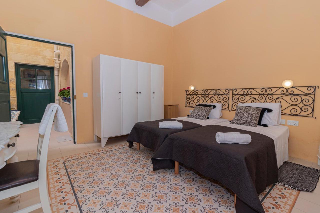 Casa Ricca Bed & Breakfast เซนต์พอลส์เบย์ ภายนอก รูปภาพ